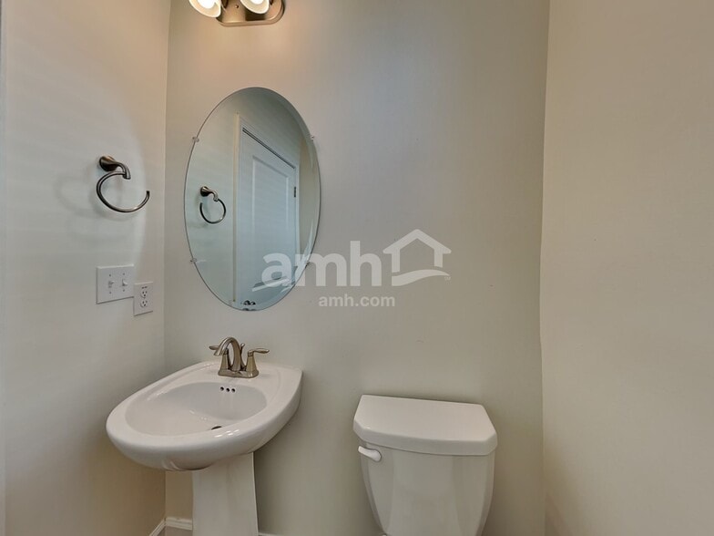 Building Photo - 4316 Spregan Way