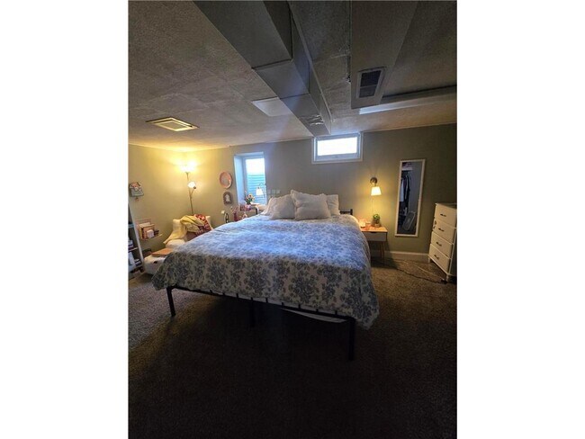 Building Photo - 8327 13th Ave S