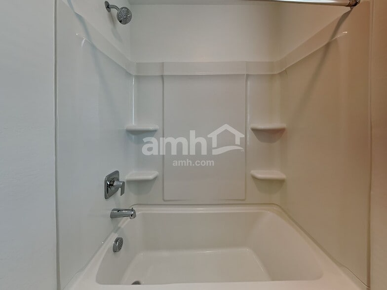 Building Photo - 9746 W Luxton Ln