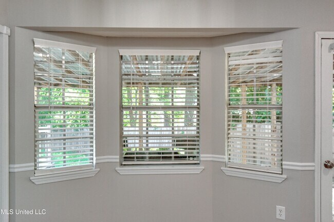 Building Photo - 348 Durham Ct