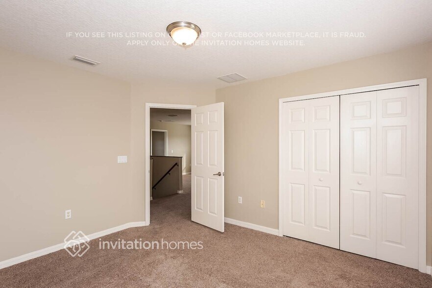 Building Photo - 2458 Hamlet Cir