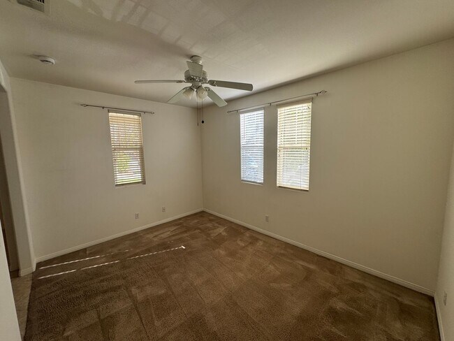 Building Photo - 6 bedroom 4.5 baths in Corona CA