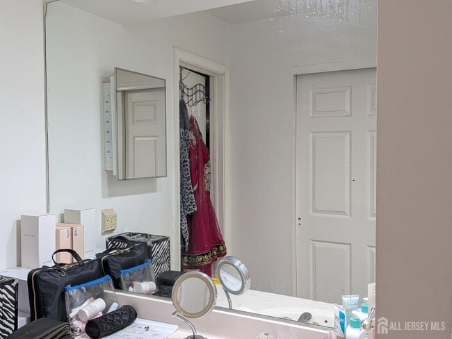 Building Photo - 2103 Timber Oaks Rd