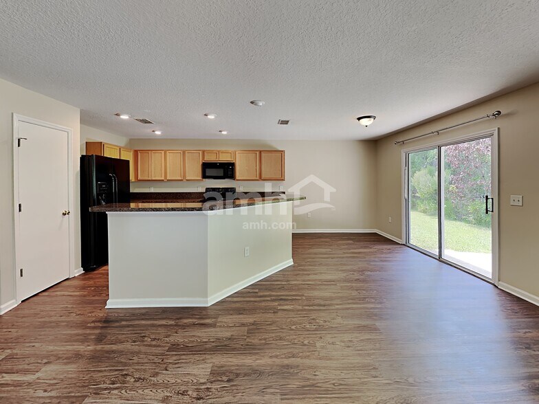 Building Photo - 76594 Timbercreek Blvd