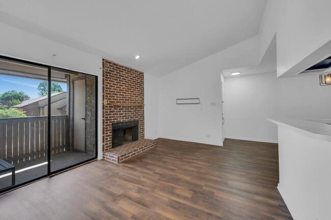 Building Photo - 2006 Cloisters Dr