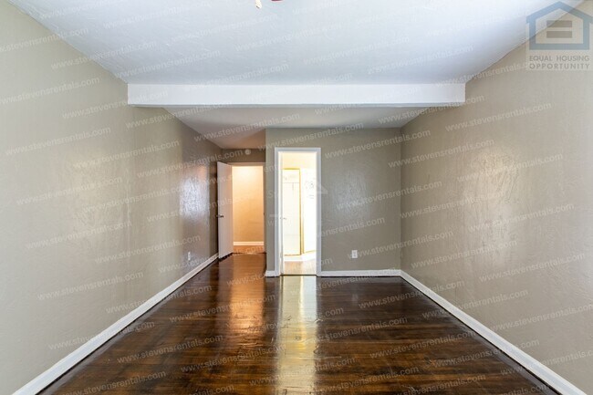 Building Photo - 2206 NW 19th St