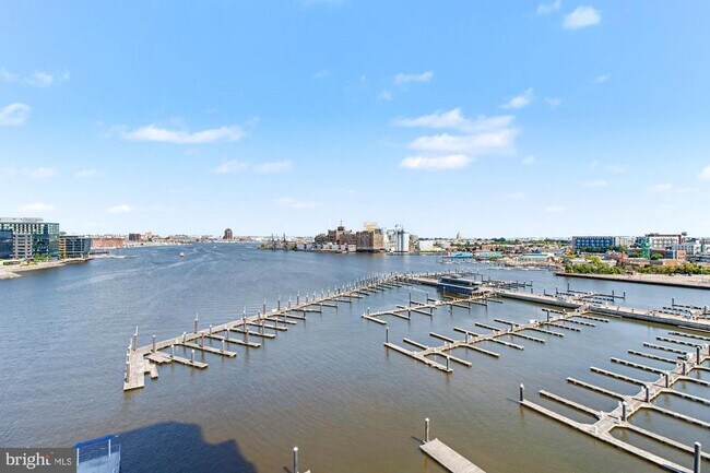 Building Photo - 100 Harborview Dr
