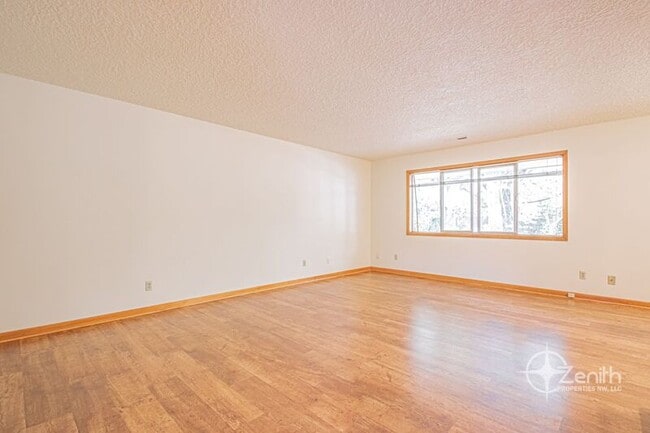 Building Photo - 6509 Louisiana Dr