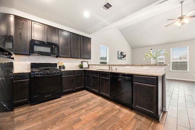 Building Photo - 4323 Wyanngate Dr