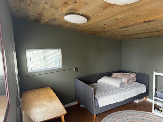 Building Photo - Mid-Century details in every corner. Solar panels! Gorgeous and perfect.