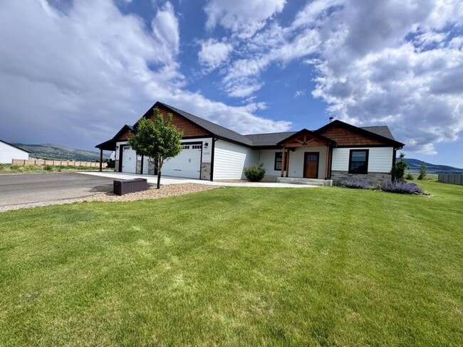 Building Photo - 2256 Spring Wheat Lp