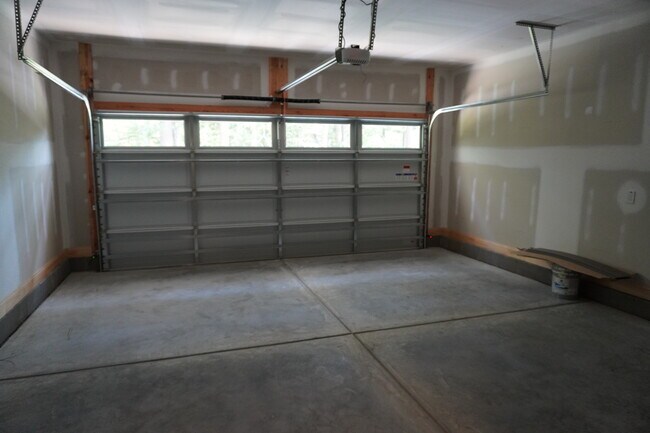 Building Photo - 385 Buhmann Dr