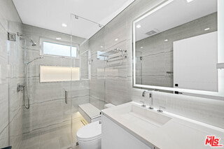 Building Photo - 1211 S Sherbourne Dr