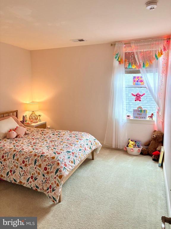 Building Photo - 113 Henry Stoupe Way