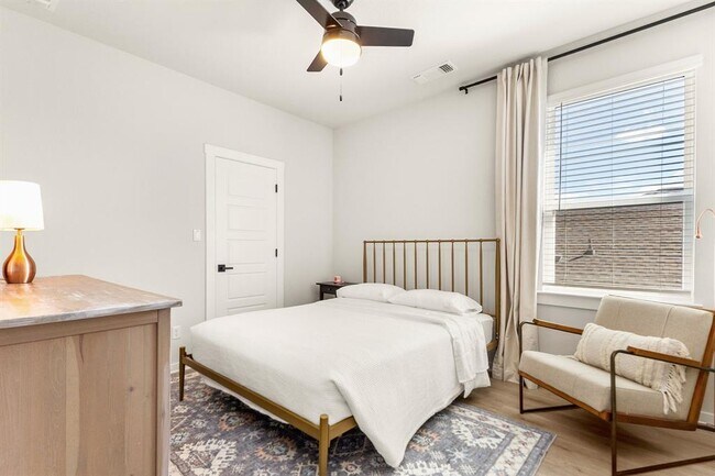 Building Photo - 12600 Purple Prairie Ln