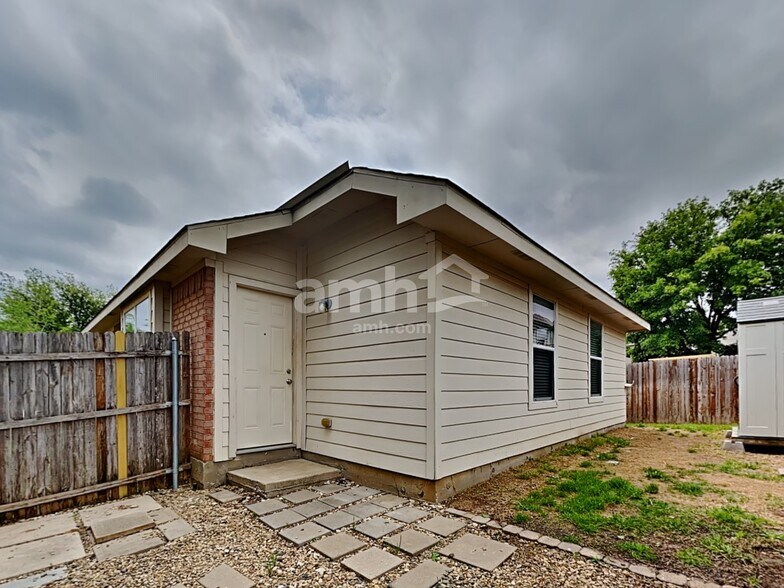 Building Photo - 11809 Bobcat Dr
