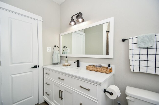 Building Photo - 8432 Berry Brush Ln