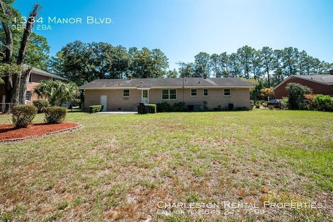 Building Photo - 1334 Manor Blvd