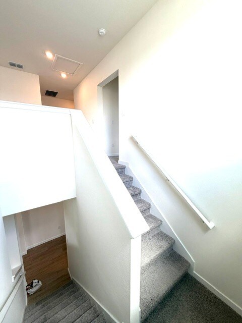 Building Photo - 322 Bracer Way
