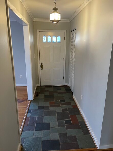 Entryway - 202 Norwood Dr