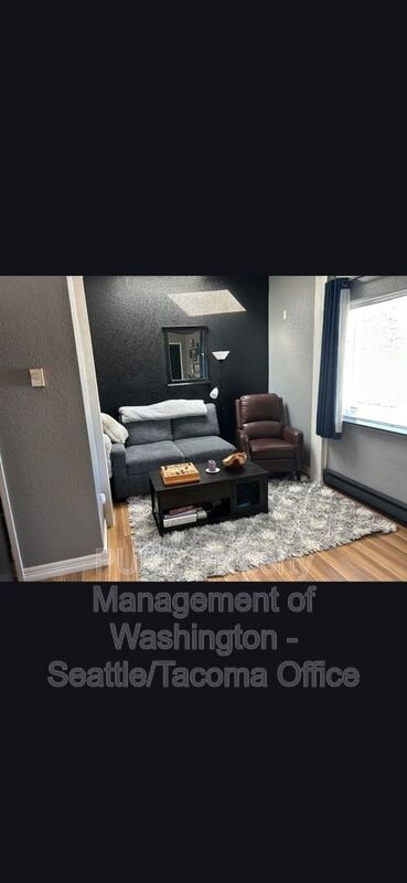 Building Photo - 802 9th St SW