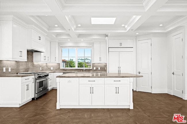 Building Photo - 816 S Catalina Ave