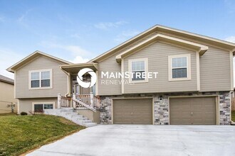 Building Photo - 4 Bedroom Pet-Friendly Home in Grain Valle...