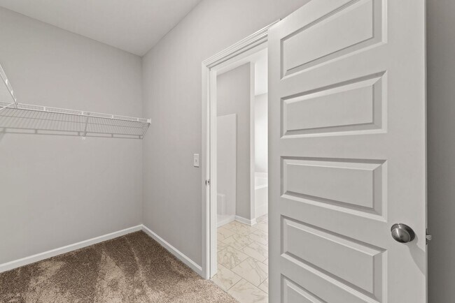 Building Photo - North Paulding High School - 4 bedrooms/2....