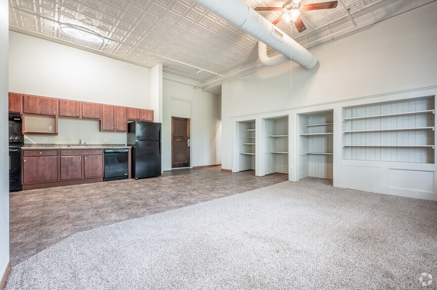 Primary Photo - Elementary School Apartments