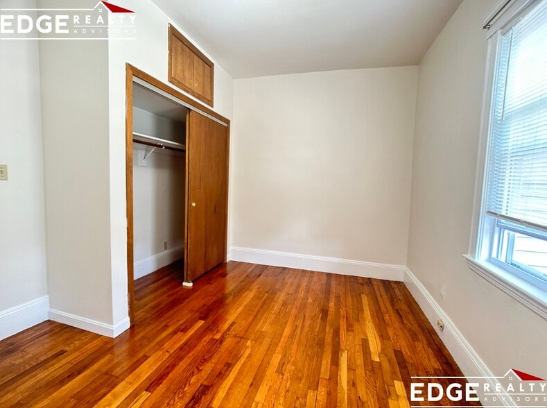 Building Photo - 62 Boyd St