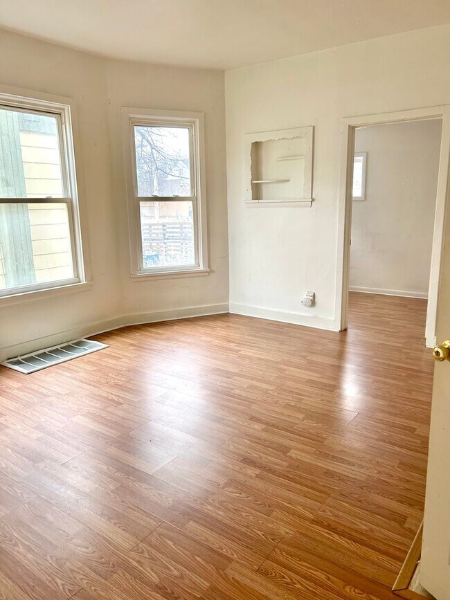 Building Photo - 155 Glenwood Ave