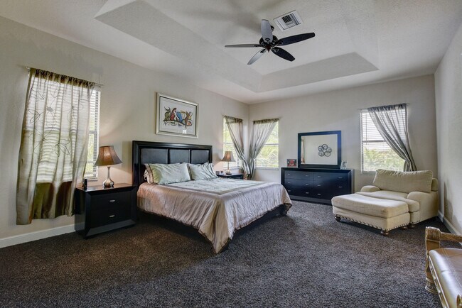 Building Photo - 3424 Collonade Dr