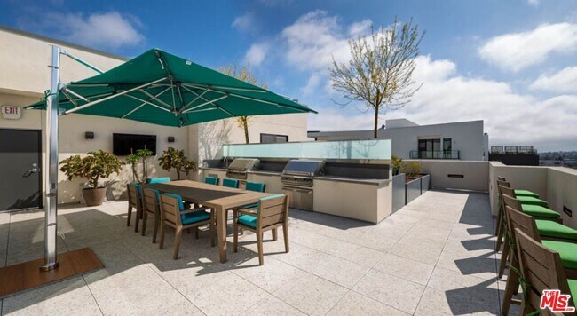 Building Photo - 10375 Washington Blvd