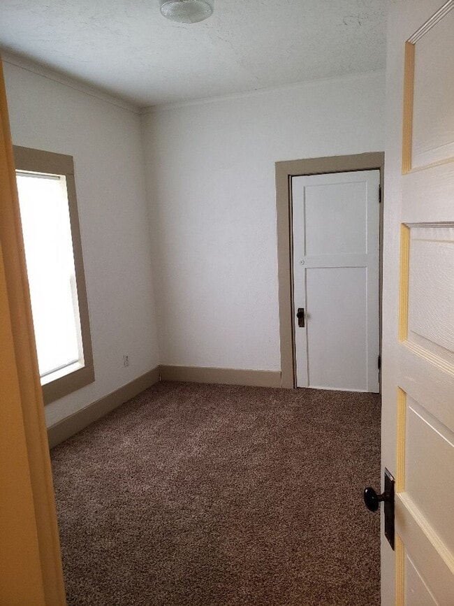Building Photo - STATUS:-PENDING APPLICATION-| R117G | $1695