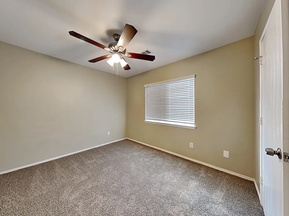 Building Photo - 503 Tumbleweed Dr