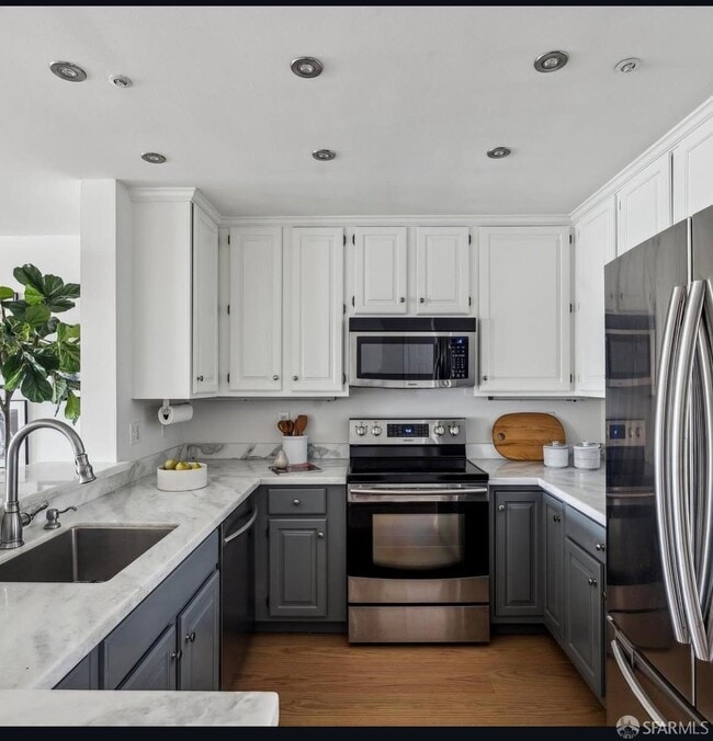 Building Photo - 3315 Fillmore St