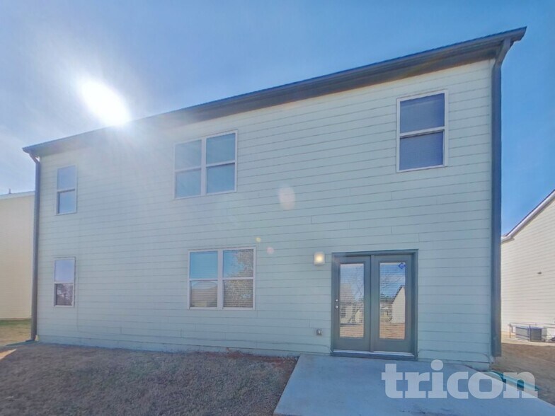 Building Photo - 438 Lake Ridge Ln