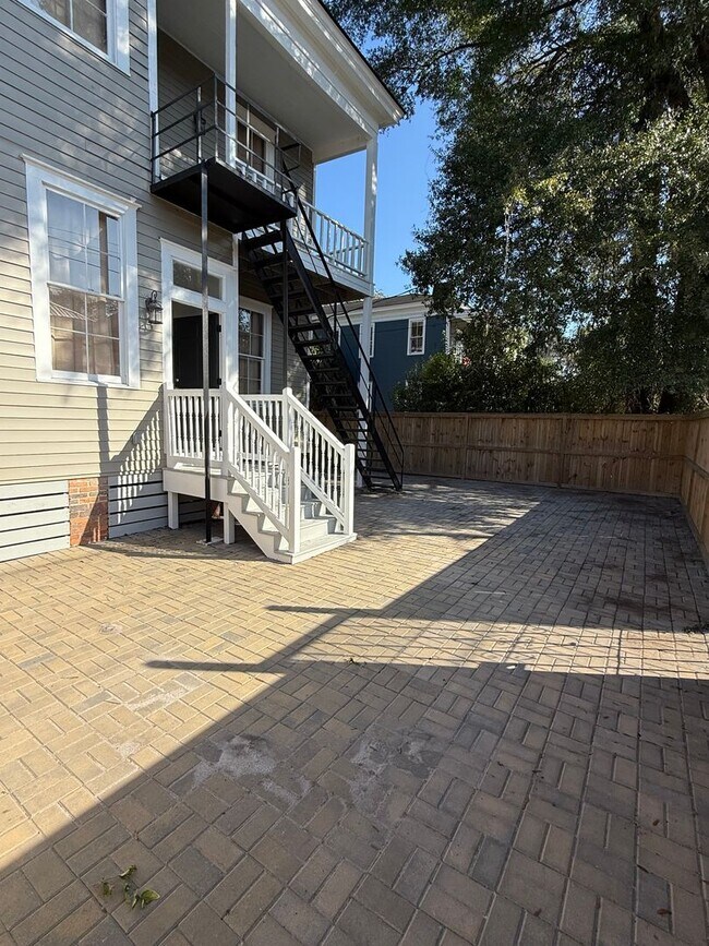 Building Photo - 217 W 36th St
