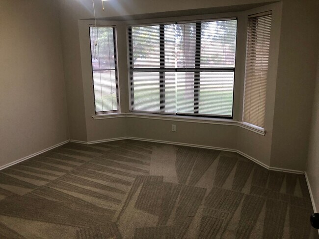 Building Photo - 3/2/2 Available May 2026