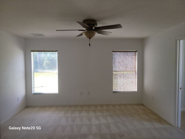Building Photo - FOR RENT!! CHARMING AND COZY 3 BEDROOM 2 B...