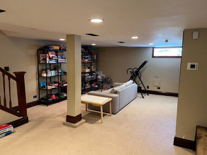 Lower Level - 1102 W Wrightwood Ave