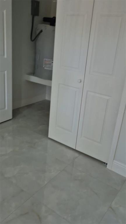 Building Photo - 7124 Oakwood Dr