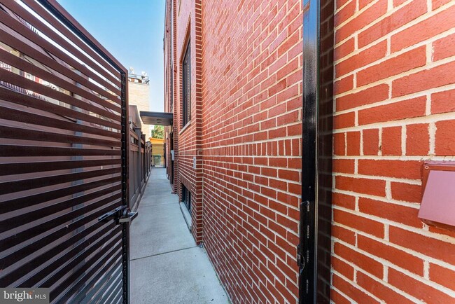Building Photo - 1775 Swann St NW