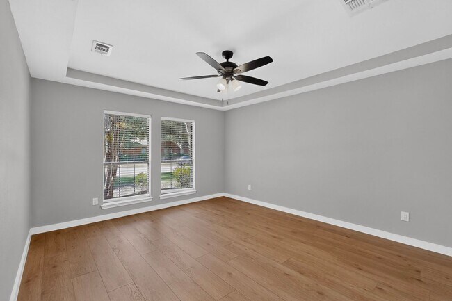 Building Photo - Beautifully Renovated Home In Carrollton Ready For Move-in
