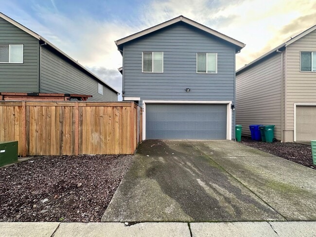 Building Photo - Modern 3-Bedroom 2.5 Bath Single Family Home in Gresham!