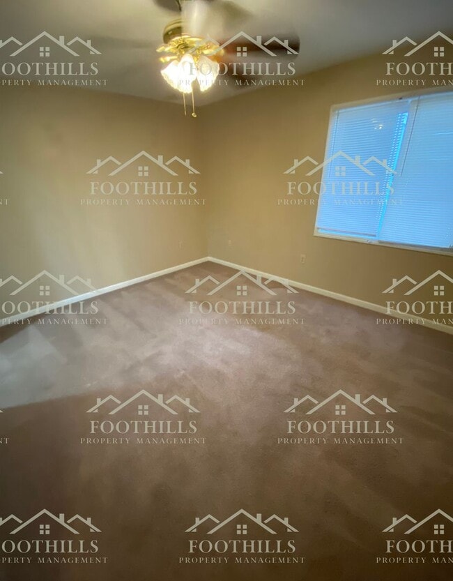 Building Photo - 2 bedroom, 2 bathroom condominium unit nea...