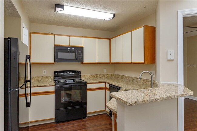 Building Photo - 620 Glenwood Ct