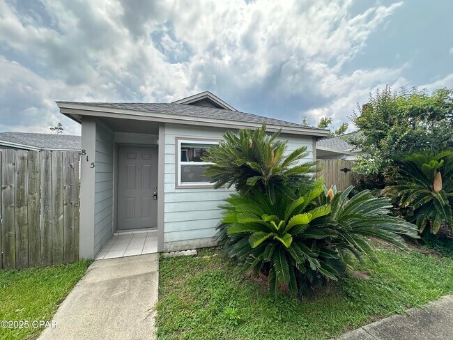 Primary Photo - 815 Premier Dr