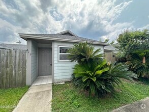 Building Photo - 815 Premier Dr