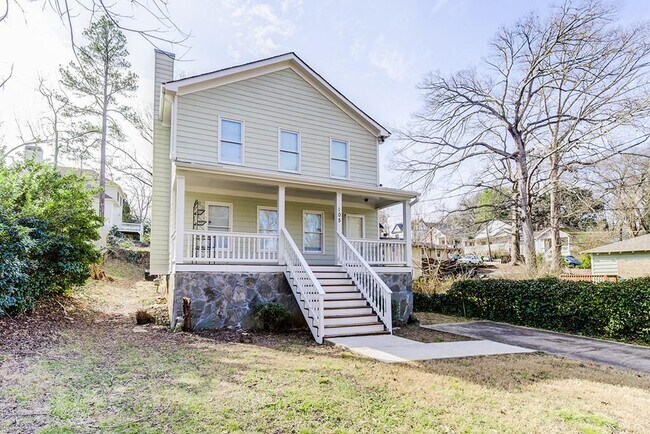 Building Photo - 105 Vanira Ave SE